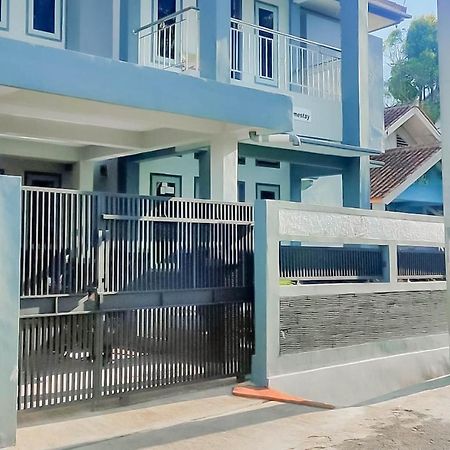 Triyoga Homestay Syariah Redpartner Sangkanurip Eksteriør billede